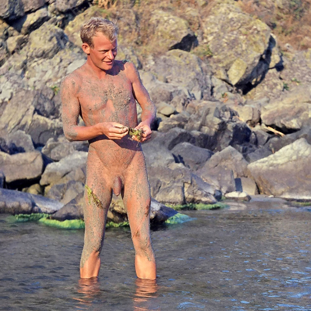 Naked and free in nature at the Ropotamo nudist beach in Bulgaria - Erhard Hagebeuker